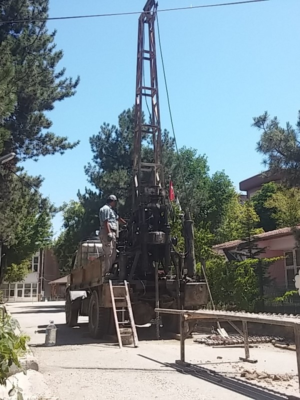 Eka Mühendislik ve Sondaj, jeolojik hizmetler, jeoteknik hizmetler, jeofizik hizmetler, zemin etütleri, su sondajları, maden sondajları, sismik çalışmalar, rezistivite ölçümü, makine parkuru, makine ekipmanları, şirket araçları, sondaj ekipmanları, jeofizik cihazlar, zemin analizi, çevresel analizler, mühendislik projeleri, inşaat zemin etüdü, altyapı analizi, yer altı kaynakları, fay hattı analizi, zemin dayanıklılığı, çevresel etki değerlendirme, jeoteknik rapor, sondaj teknolojileri, zemin etüt raporu, su kaynakları analizi, yer altı haritalama, mühendislik çözümleri, güvenilir hizmet, teknolojik altyapı